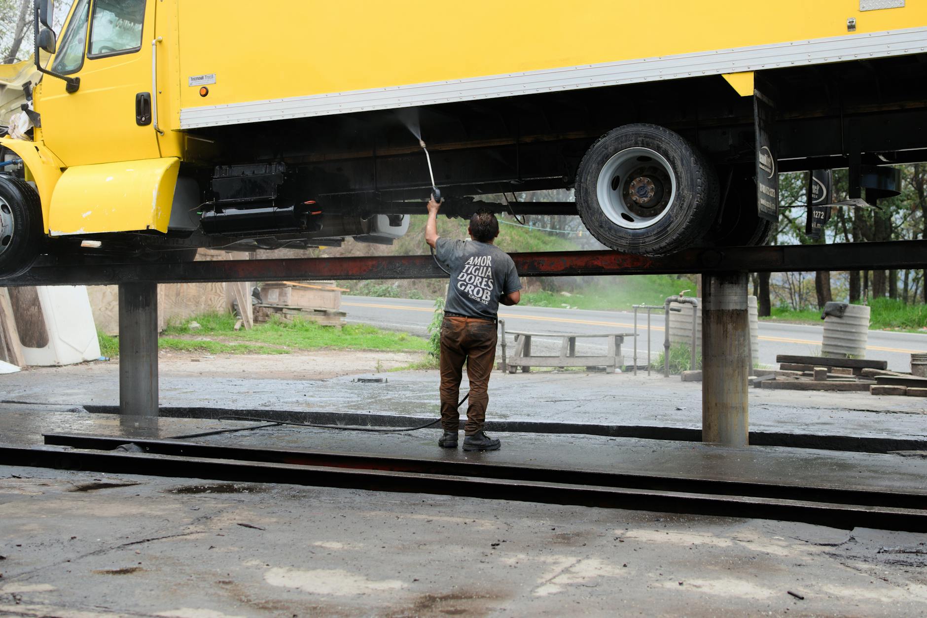 tow truck loading car