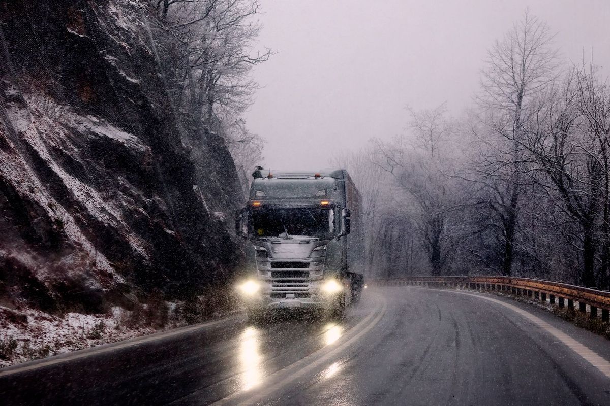 tow truck road