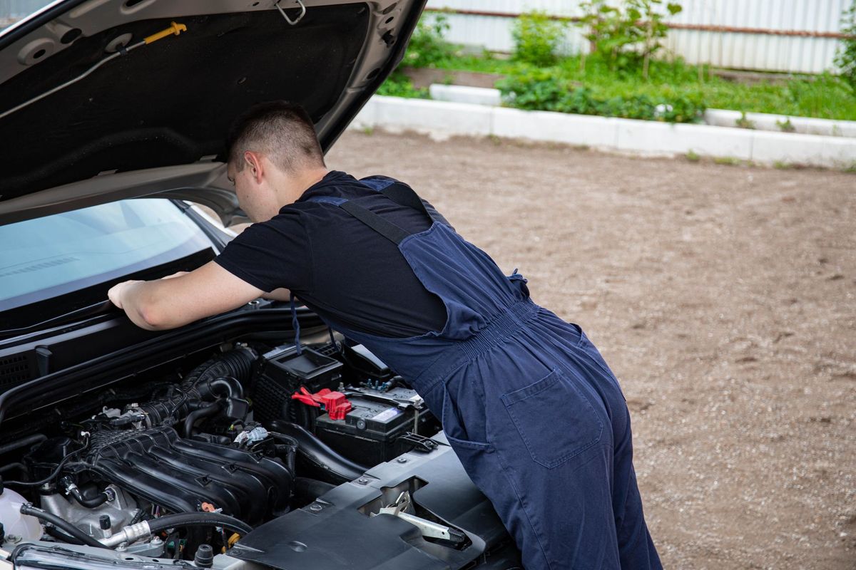 Car Broke Down in Denver Colorado: Who to Call Right Now