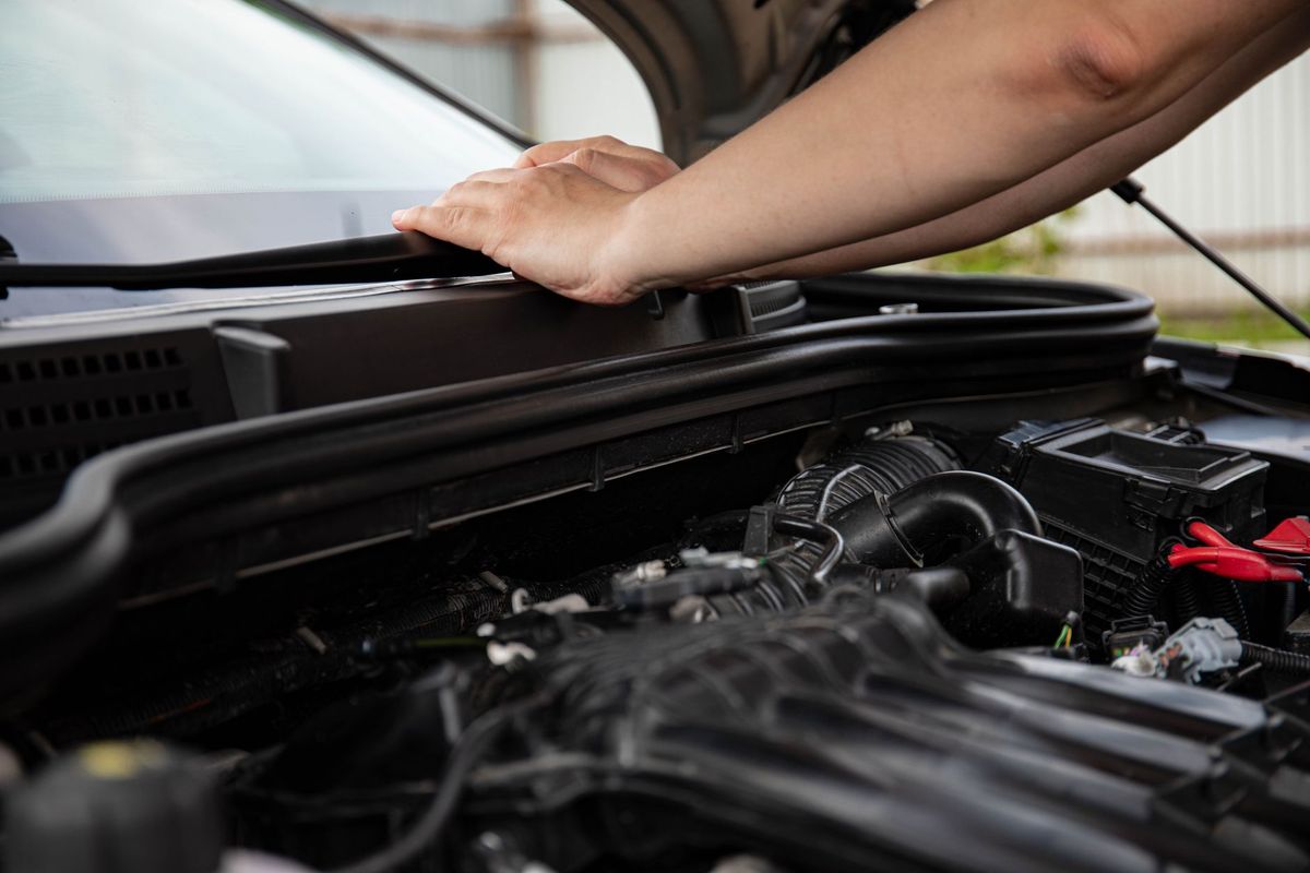 Car Broke Down in Las Vegas Desert Heat: What to Do Right Now