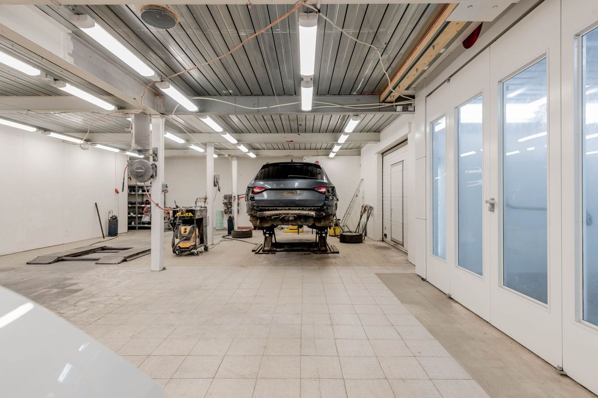 mechanic car repair