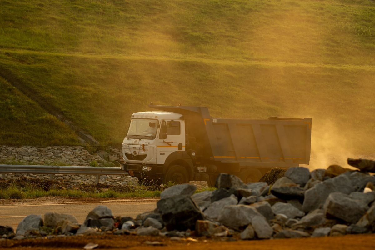 tow truck road
