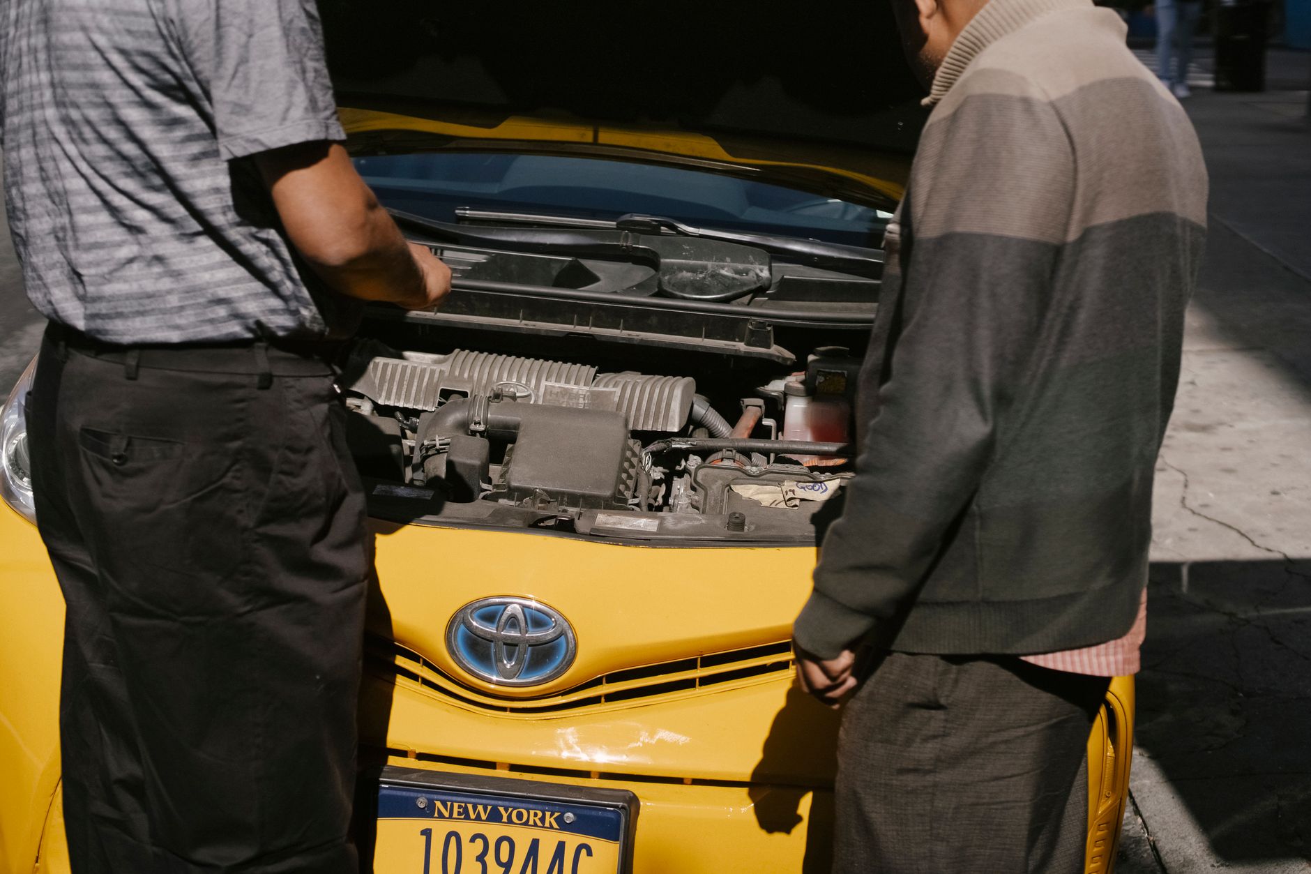 mechanic car engine diagnostic