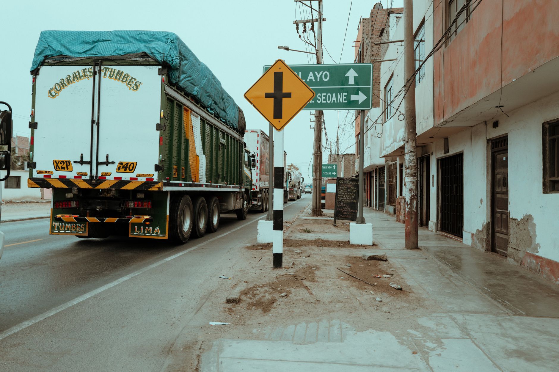 tow truck road