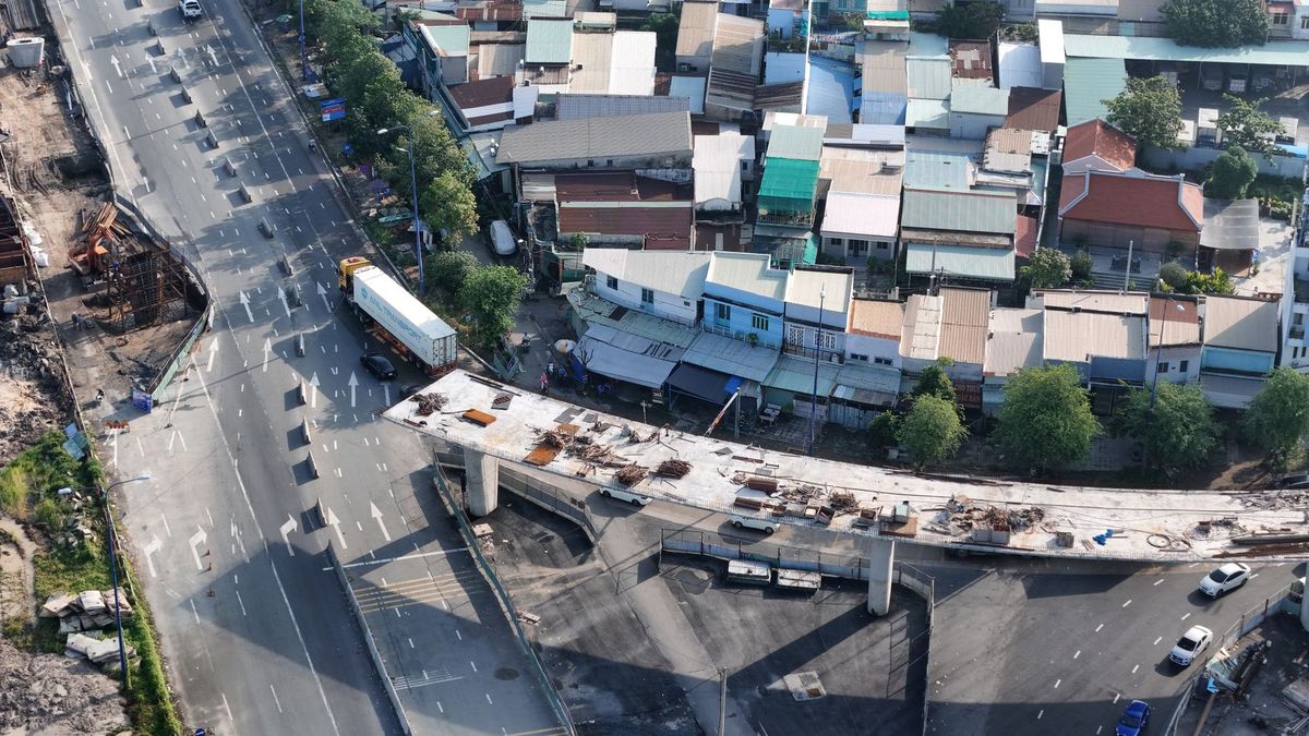 tow truck highway