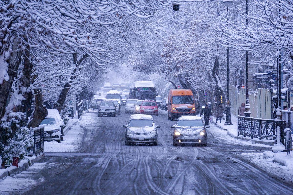 Car Stuck in Snow Denver No AAA: What to Do Right Now