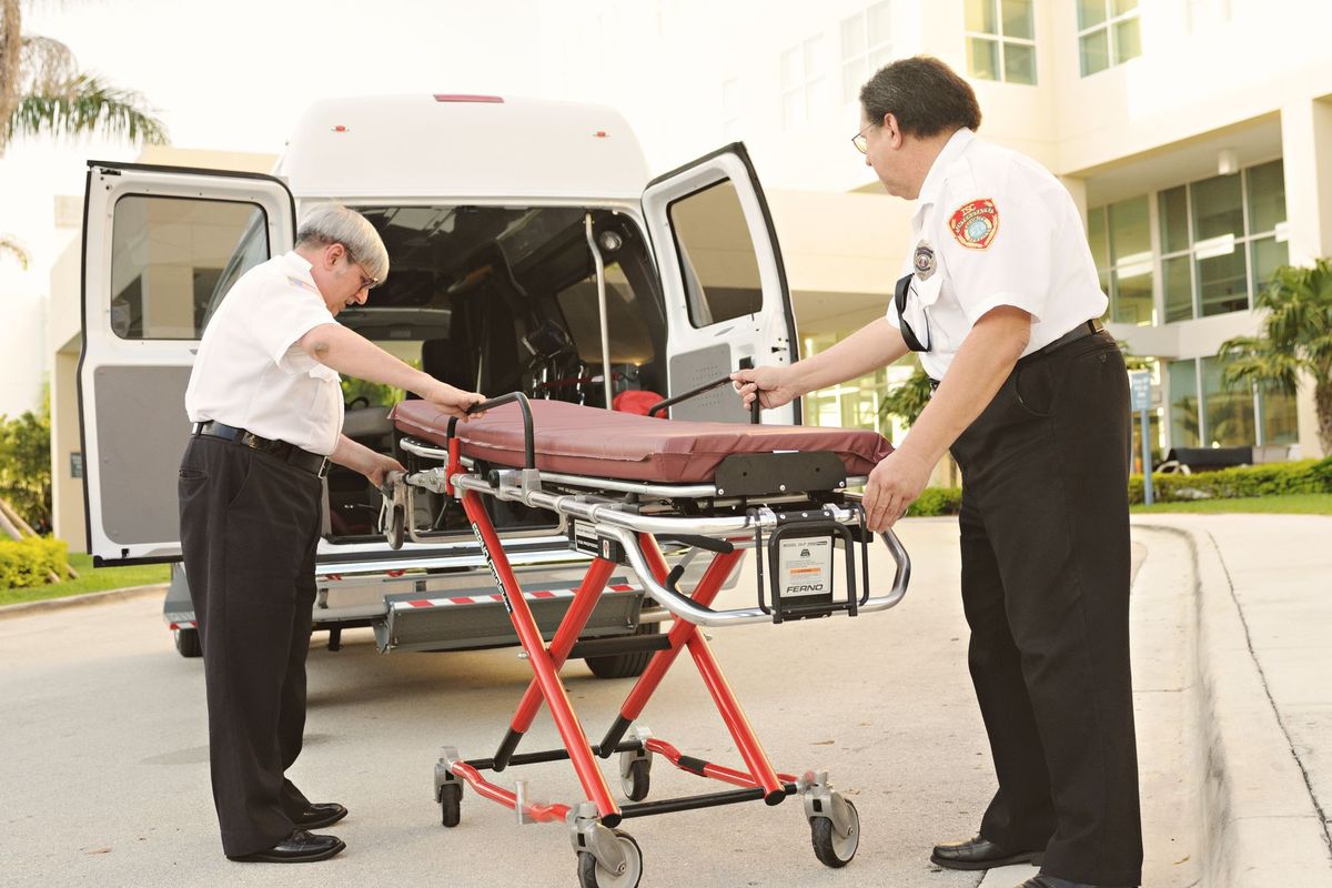 car trunk emergency supplies