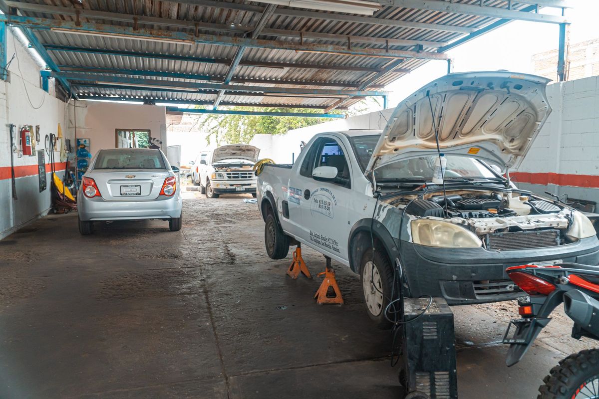 tow truck loading car