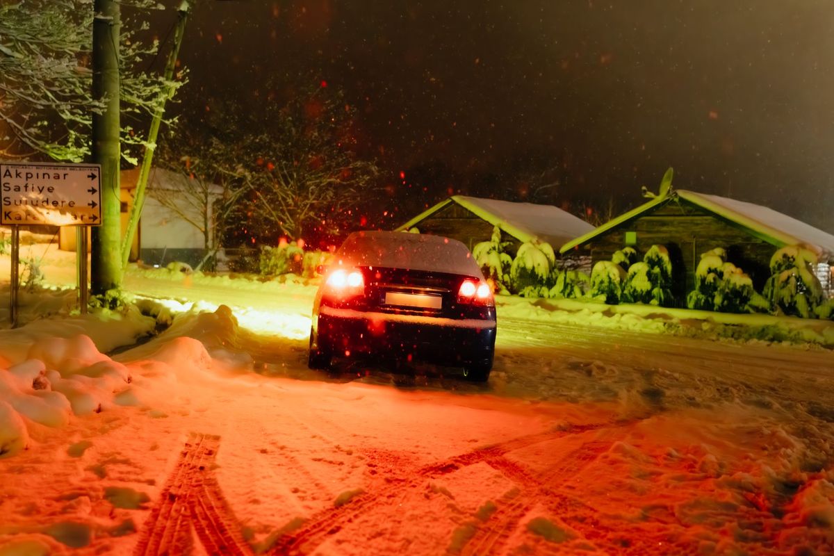 snow car winter emergency