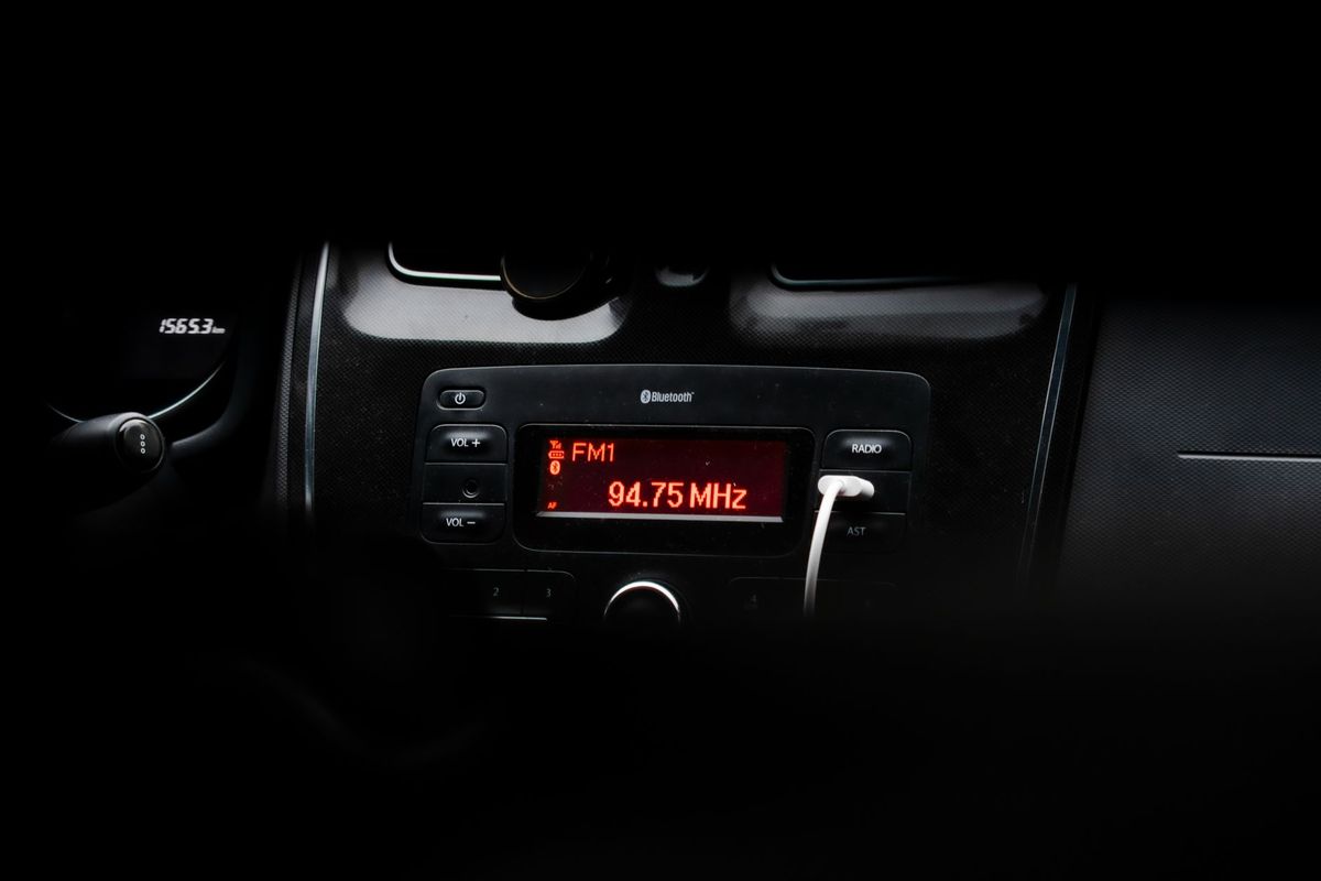 Check Engine Light Flashing and Car Shaking: Pull Over Now