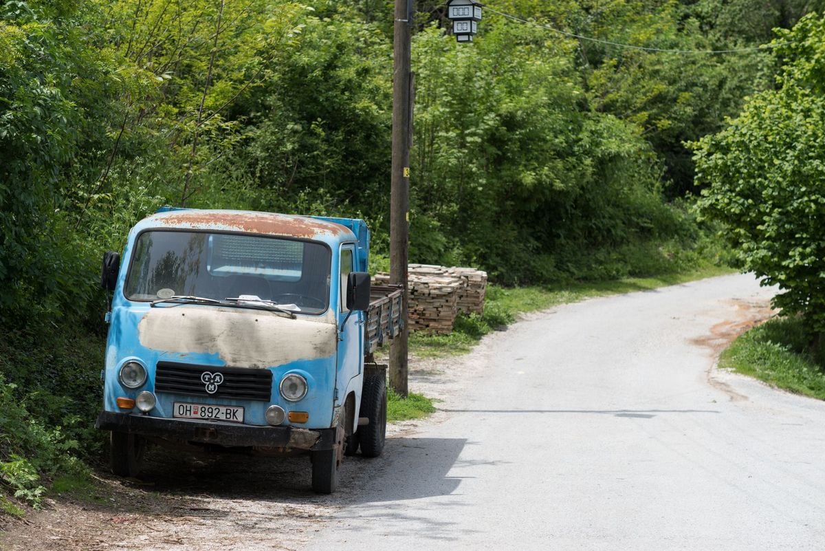 tow truck road