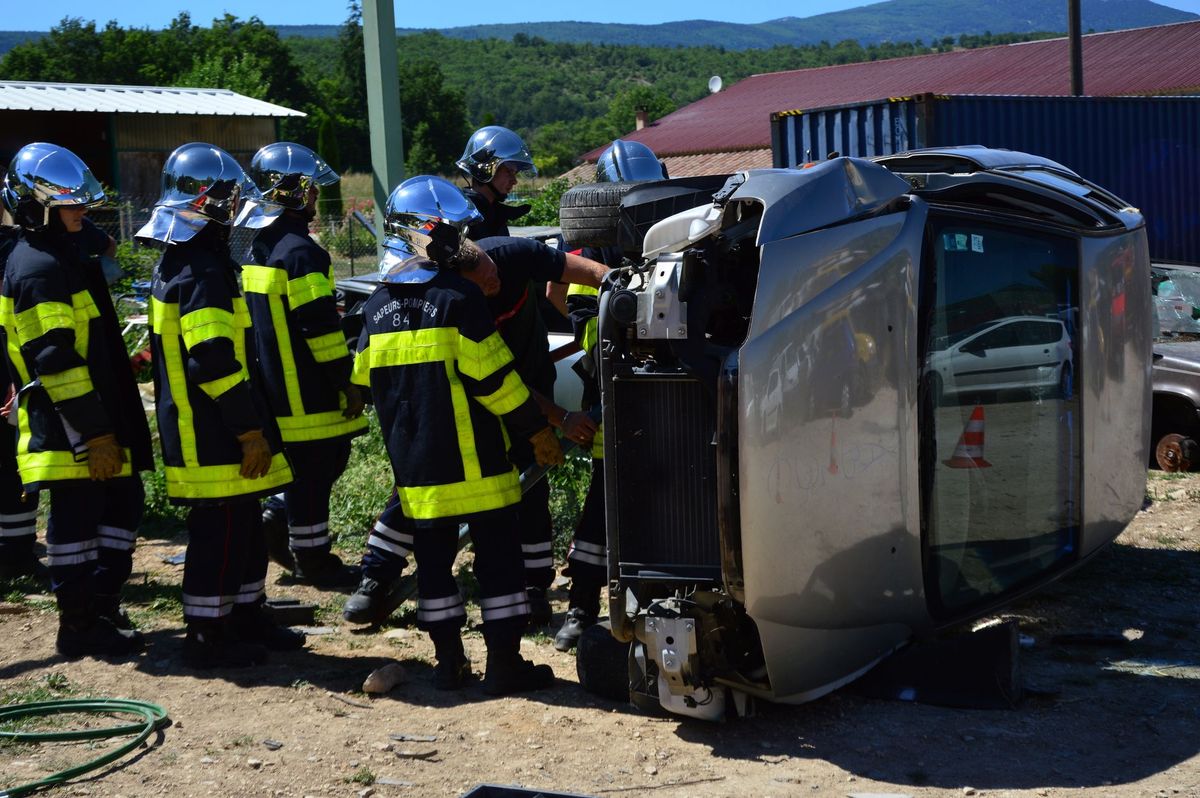 tow truck loading car