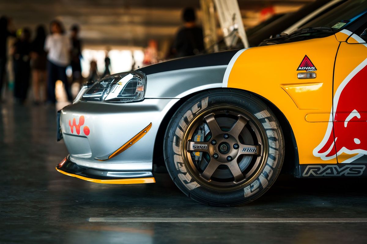 changing tire car