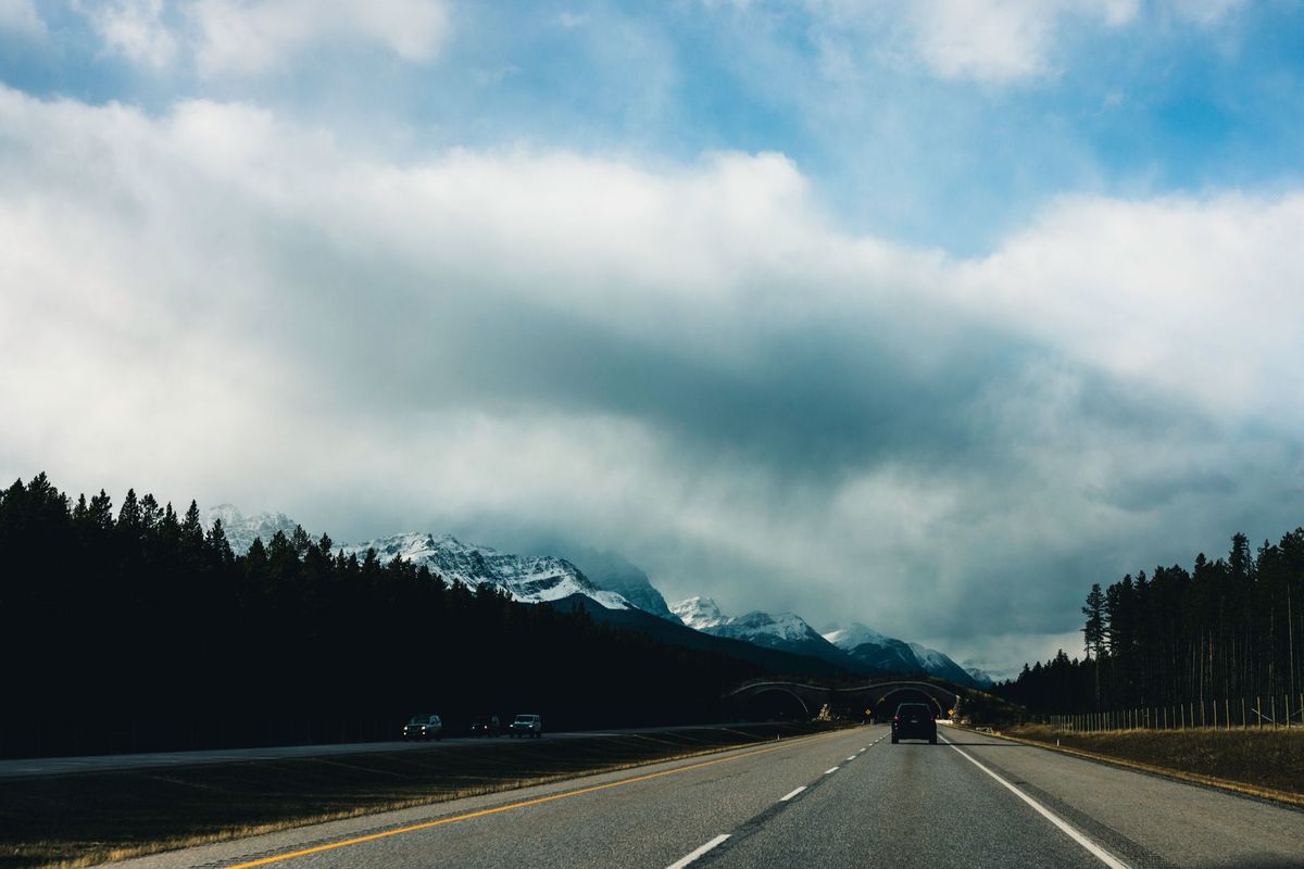 tow truck highway