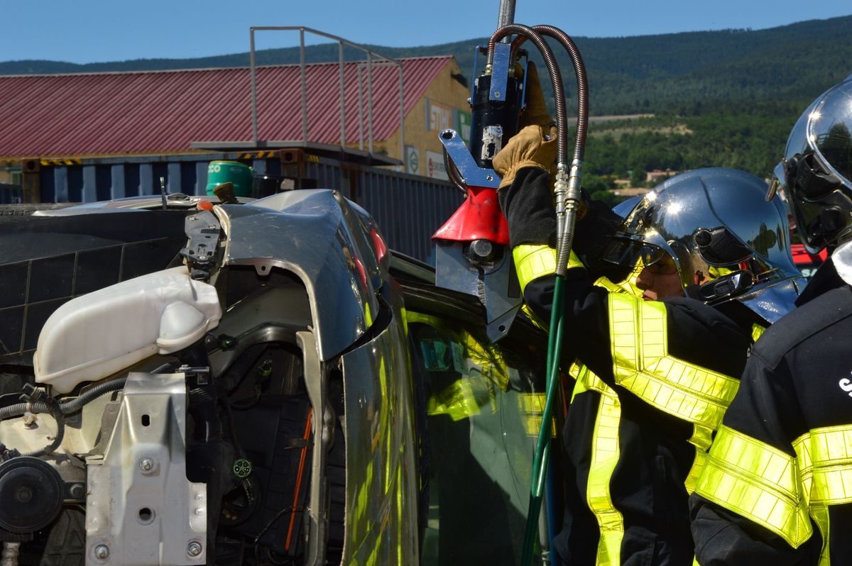 tow truck loading car