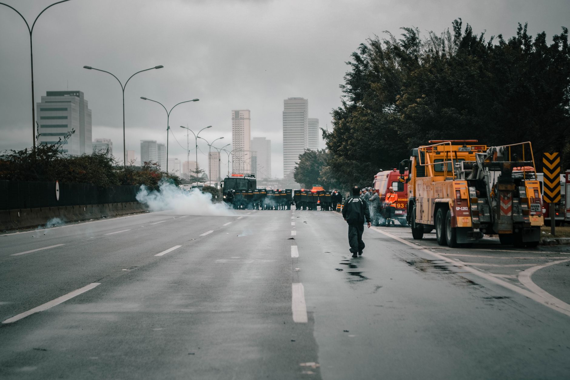 tow truck road