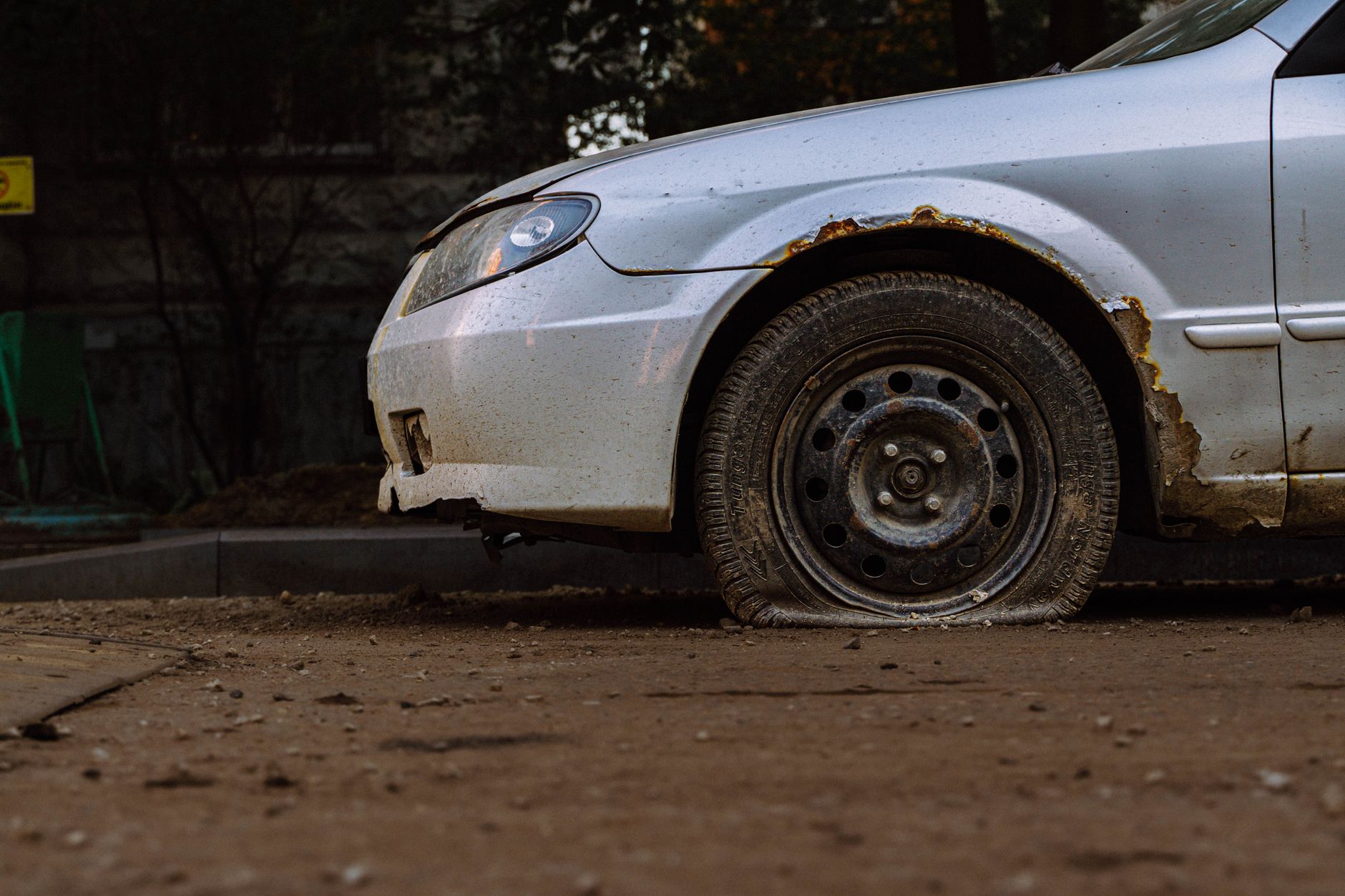 changing tire car