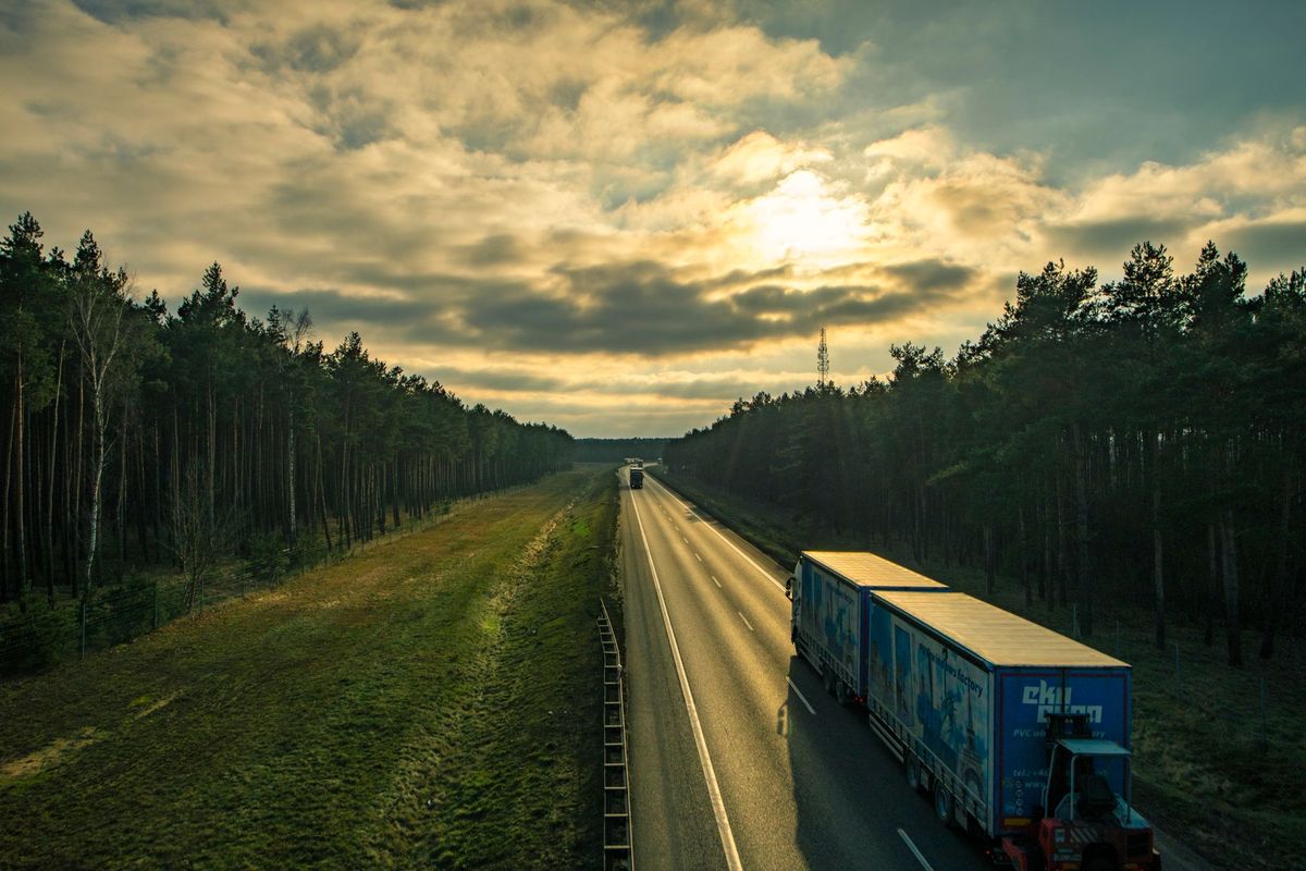 Serpentine Belt Snapped on Highway: Tow or Wait?