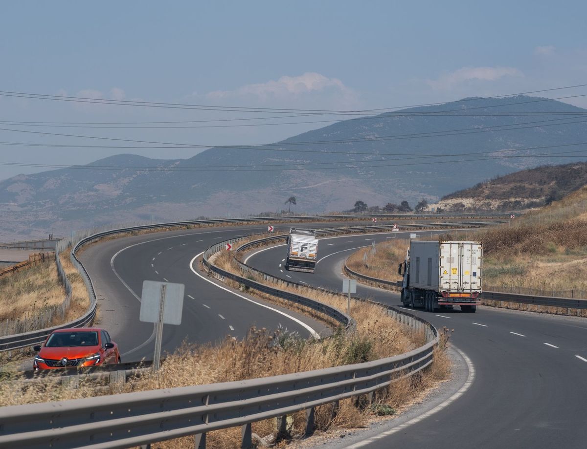 Towing Cost in Las Vegas Nevada Flatbed Summer Heat: What You'll Pay Right Now