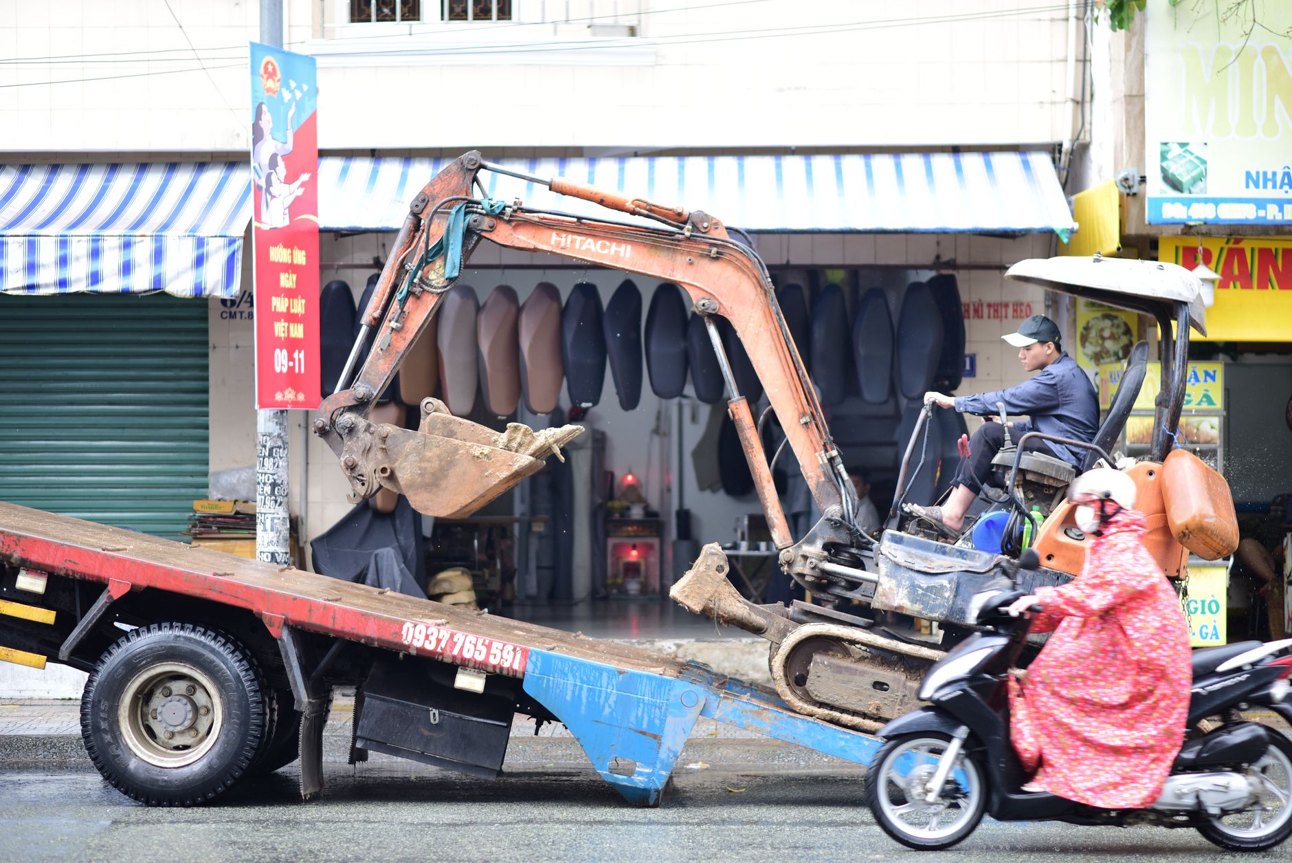 tow truck loading car