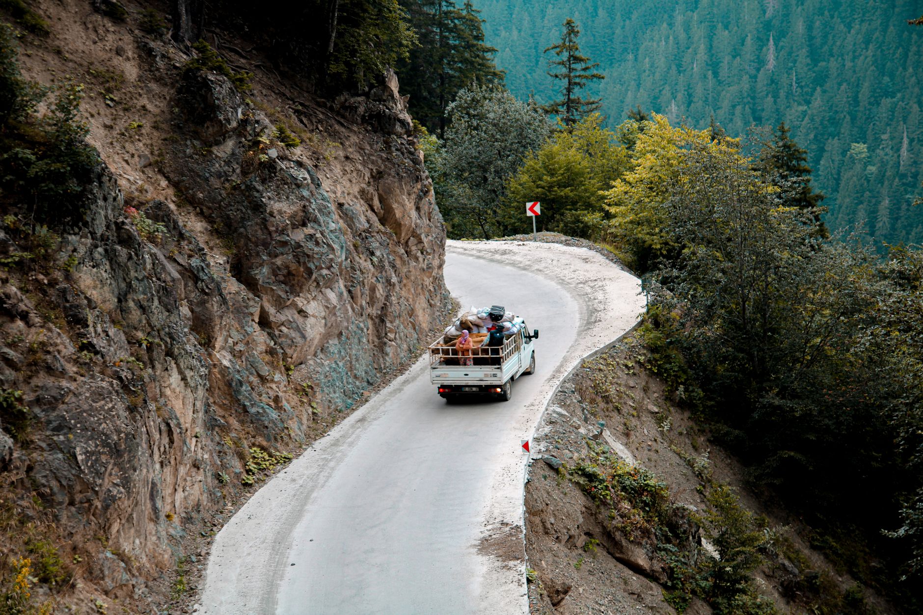 tow truck road