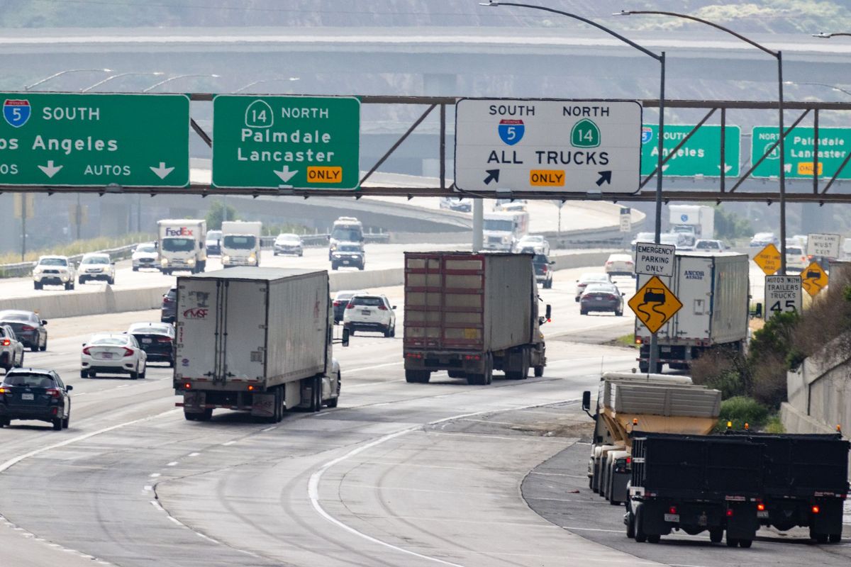 tow truck highway