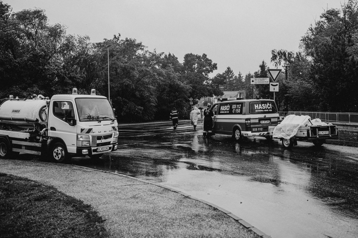 tow truck loading car